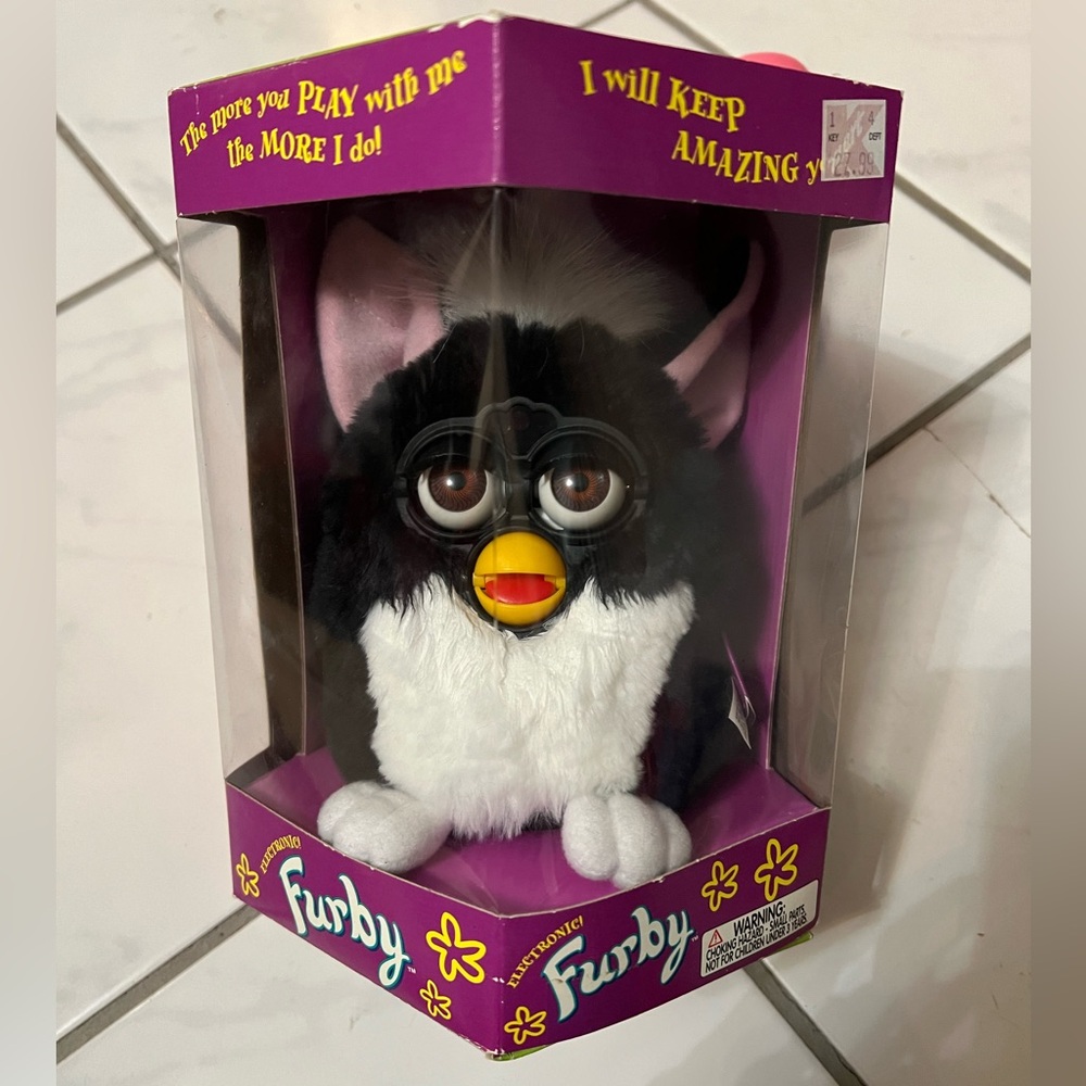 TIGER Electronics 1998 Tuxedo black and white Furby New In Box with Tags✨